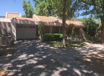 Casa · 195m² · 5 Ambientes · Cipolletti Vende Casa Apta a Credito
