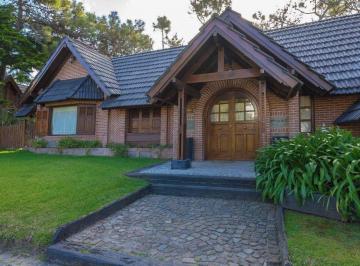 DEI-DEI-2061_2 · Casa 3Dorm. con Pileta en Venta en Pinamar Zona Norte