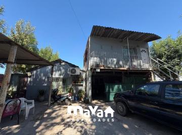 Casa · 80m² · 5 Ambientes · Casa en Venta - Campana