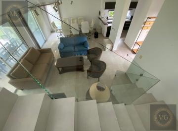 Casa · 250m² · 5 Ambientes · 2 Cocheras · Hermosa Casa Amoblada en Canton Puerto con Pileta