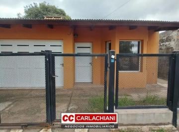 Casa · 4 Ambientes · 1 Cochera · Casa en Las Rosas