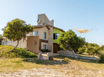 Casa de 4 ambientes, Punta Médanos · Casa en Barrio Cerrado a Pocos Kilom de Pinamar