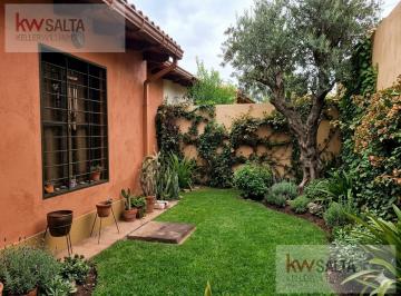 Casa · 57m² · 3 Ambientes · 1 Cochera · Casa en Capital