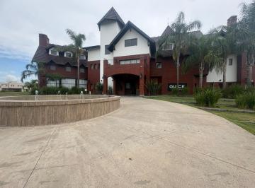 Casa · 213m² · 6 Ambientes · 2 Cocheras · Venta Casa El Principado 6 Ambientes Pileta Vista a La Laguna