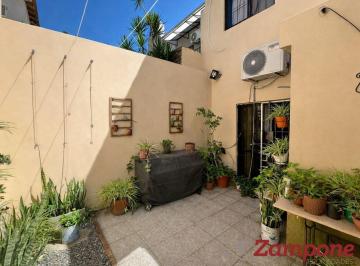 PH · 130m² · 4 Ambientes · 1 Cochera · PH en Lanús Este