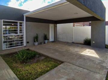 Casa · 46m² · 3 Ambientes · 1 Cochera · Casa en Venta de 2 Dorm. con Pileta en Acequias del Aire, Roldán.