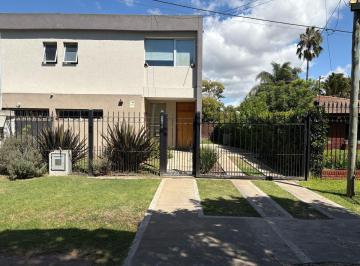 Casa de 5 ambientes, La Plata · Dúplex de 3 Dorm. con Jardín en Venta en City Bell.