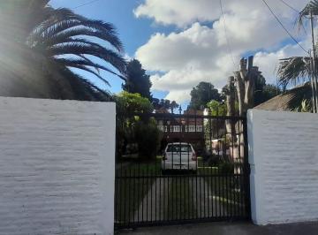Casa · 180m² · 5 Ambientes · 4 Cocheras · Casa con Pileta en Venta con Pileta en Florencio Varela