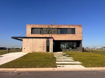 Casa · 114m² · 5 Ambientes · 2 Cocheras · Casa en Venta en Amarras, Puertos, Escobar a Estrenar