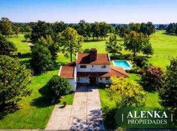 Casa de 5 ambientes, Pilar · Alquiler | Gran Lote con Ubicación Privilegiada y Vista Al Golf | Los Lagartos C. C