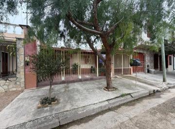 Casa · 160m² · 5 Ambientes · 1 Cochera · Venta Casa en Alto Comedero