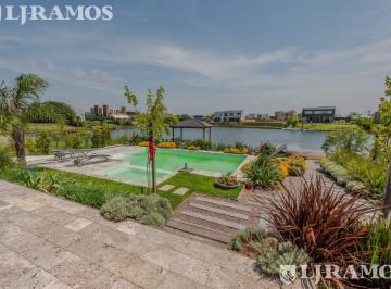 Casa · 400m² · 8 Ambientes · 2 Cocheras · Casa Al Lago en El Barrio Muelles, Puertos / Escobar