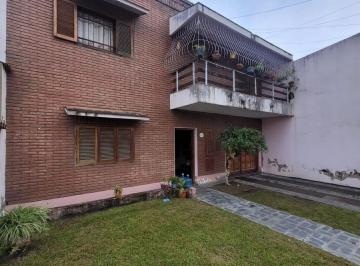 Casa · 400m² · 7 Dormitorios · 2 Cocheras · Venta Casa con 7 Dorm..