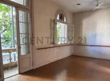 Casa · 220m² · 5 Ambientes · Venta PH en Block 2 Unidades Funcionales Flores. Lote Propio.
