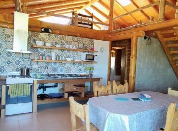 Casa · 71m² · 4 Ambientes · 1 Cochera · Cabaña