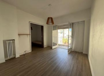 Departamento · 32m² · 2 Ambientes · 1 Ambiente y Medio, Contrafrente con Balcón a Pulmón, Cocina Separada y Baño Completo
