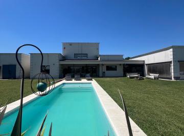 Casa de 6 ambientes, Luján · Una Gran Oportunidad! Casa con 2000 m² de Terreno con 5 Dorm. en Venta en Luján