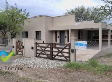 Casa · 84m² · 4 Ambientes · 1 Cochera · Venta de Casa en Villa de Merlo con 3 Dorm. - Las Magdalenas