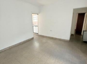 Departamento de 4 ambientes, La Plata · Venta Dto 2 Dorm. 1° por Escalera Sobre Av en La Plata