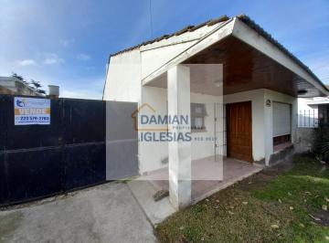 Casa · 100m² · 3 Ambientes · 6 Cocheras · Casa 3amb Apto Credito Permuta con Galpon Parque Lote Propio