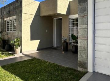 Casa · 106m² · 6 Ambientes · 1 Cochera · Arguello Lista Para Disfrutar con Galeria y Pileta