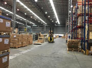 Bodega-Galpón · 22000m² · 12 Ambientes · 40 Cocheras · Alquiler de Depósito Industrial Fabril Zona Oeste La Matanza 22.000 m² Cubiertos