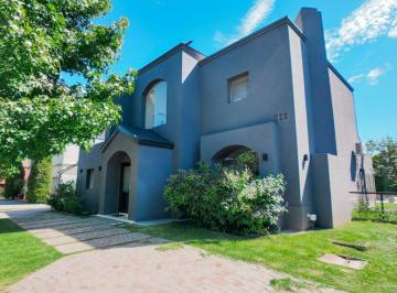 Casa · 216m² · 5 Ambientes · 3 Cocheras · Venta Casa Campo Grande - Pilar