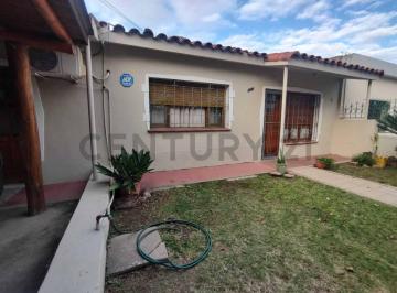 Casa · 207m² · 6 Ambientes · 2 Cocheras · Venta Casa Residencial America | con Depto | Patio y Cochera Doble