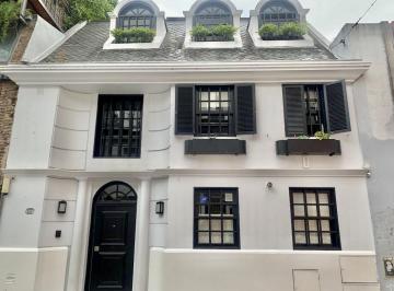 Casa · 300m² · 3 Dormitorios · Pasaje Bollini Al 2200. Lindisima Casa en Alquiler. Palermo
