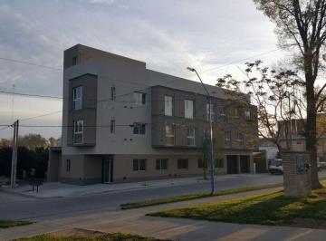 Departamento de 2 ambientes, General Roca · Departamento de 50 m² con 1 Dormitorio en Alquiler en Centro