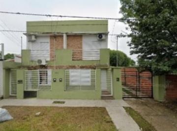 Casa · 300m² · 2 Dormitorios · Complejo de 3 Unidades:venta Conjunta o por Separado. Ideal Inversores.