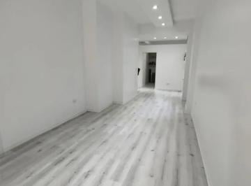 Local comercial · 50m² · 1 Ambiente · Local Comercial en Alquiler - 1 Ambiente - Recoleta