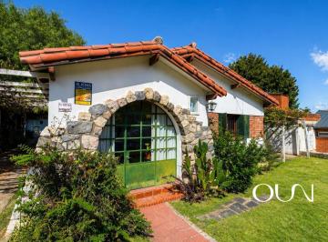 Casa · 177m² · 5 Ambientes · 2 Cocheras · Casa en Venta La Cumbre, 2 Dorm. y Gas Natural.