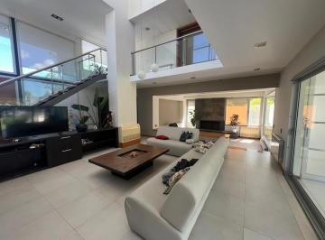 Foto · Casa en Venta con Gran Parque y Pileta - Fincas del Sur I