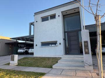 Casa de 7 ambientes, Luján de Cuyo · Casa Venta Barrio Boedo Village