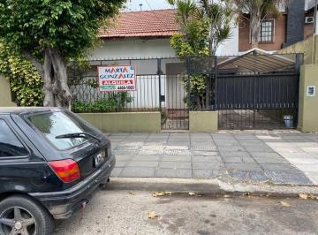 Casa · 130m² · 3 Ambientes · 2 Cocheras · Casa en Alquiler en Ramos Mejia Norte