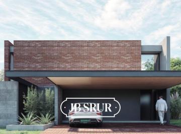 Casa · 263m² · 7 Ambientes · 2 Cocheras · Casa en Venta en Urbanización Distrito Sur