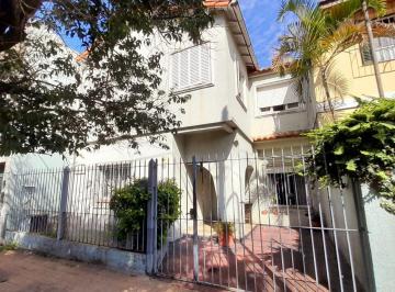 Casa · 198m² · 6 Ambientes · 1 Cochera · Florida Mitre - Chalet 6 Amb con Patio en Excelente Ubicación!
