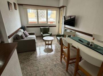 Departamento de 3 ambientes, Miramar · Depto 3 Amb - Cocina con Barra - Amplios Placares