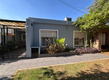 Casa · 70m² · 4 Ambientes · 1 Cochera · Casa PH Ituzaingo Norte