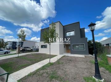 Casa · 210m² · 6 Ambientes · 3 Cocheras · Casa Venta 4 Dorm. Barrio San Pablo Lote de 572 m² Pilar