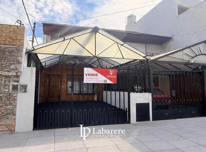 Casa · 140m² · 4 Ambientes · 1 Cochera