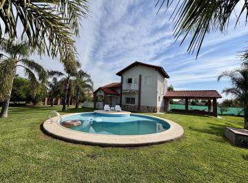 FUG-RSF-1151_2 · Casa en Venta en Acequias Roldan 3 Dorm. Pileta y Parque