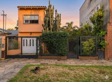 Casa de 5 ambientes, Ituzaingó · Casa en Venta en Ituzaingo, Buenos Aires, Chalet, Ugazio Propiedades, Merlo, Padua.