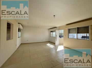 Casa · 70m² · 4 Ambientes · Casa en Planta Alta de Dos Dorm con Balcon Terraza en Alquiler Fisherton