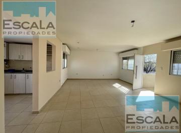Casa · 70m² · 4 Ambientes · Casa en Planta Alta de Dos Dorm con Balcon Terraza en Alquiler Fisherton