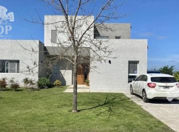 Casa · 167ha · 4 Ambientes · Casa en Venta Ubicado en El Cantón, Escobar, G. B. a. Zona Norte