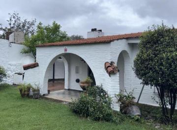 Casa de 6 ambientes, Córdoba · Casa Tipo Quinta - 3 Dorm. - 2 Baños - Exclente Ubicacion - Salida a 2 Calles