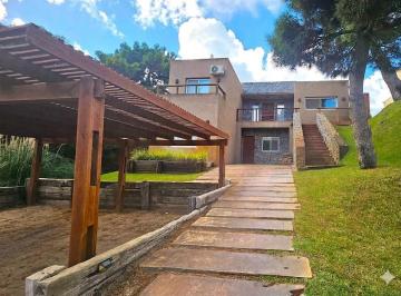 Casa · 206m² · 5 Ambientes · Casa en Costa Esmeralda