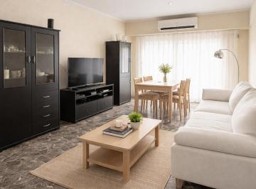 Departamento · 62m² · 4 Ambientes · Luminoso 4 Amb con Balcón. Departamento en Venta en Flores. Apto Crédito
